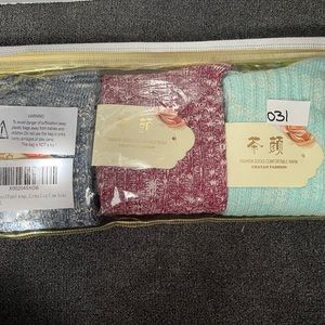 Three pairs of Women cozy crew socks-blue burgundy green-NWT
